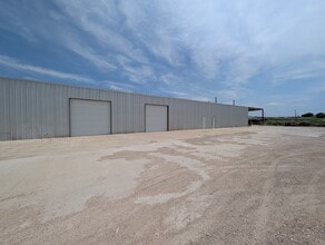 7800 N Hwy 6, Waco, TX for lease Interior Photo- Image 2 of 4