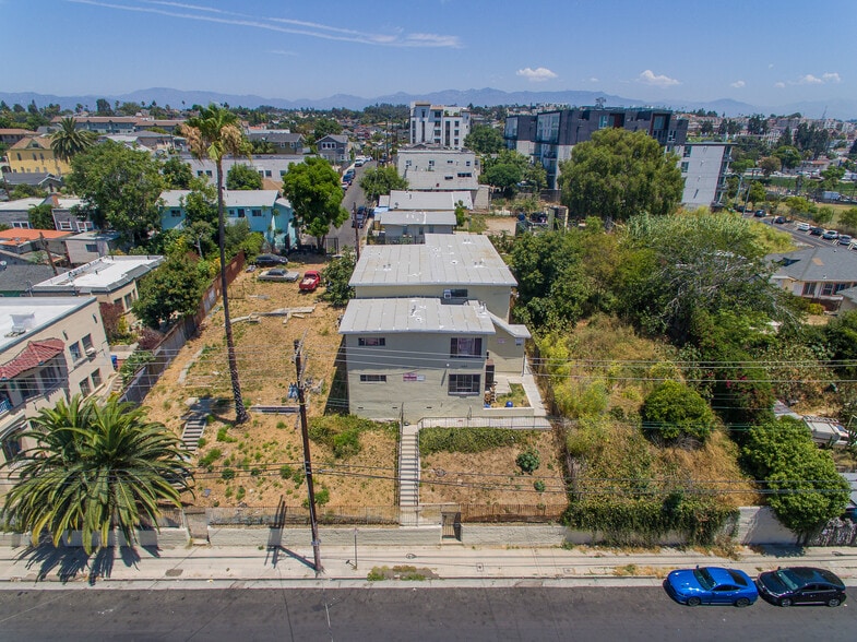 Assemblage of Three Parcels portfolio of 3 properties for sale on LoopNet.ca - Building Photo - Image 1 of 3