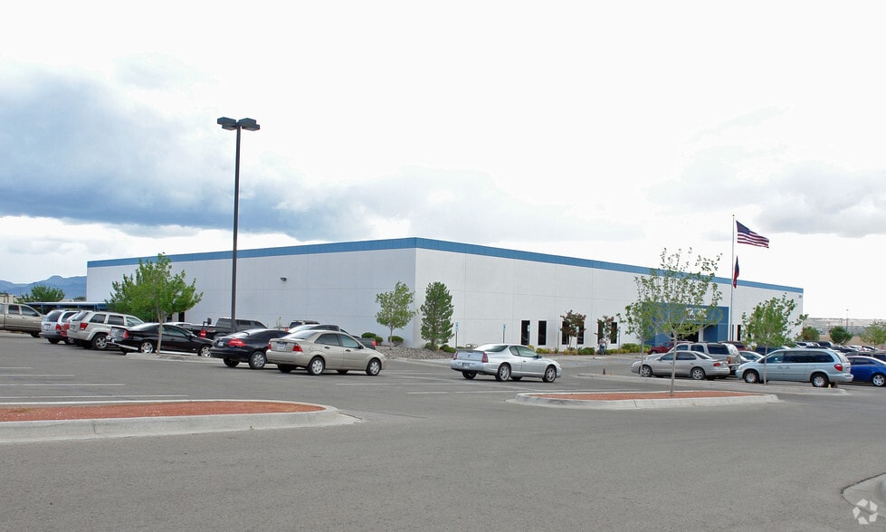 500 S Mesa Hills Dr, El Paso, TX for lease - Building Photo - Image 2 of 4