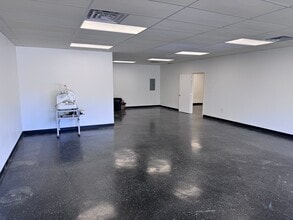 433 S Seven Points Dr, Kemp, TX for lease Interior Photo- Image 1 of 6