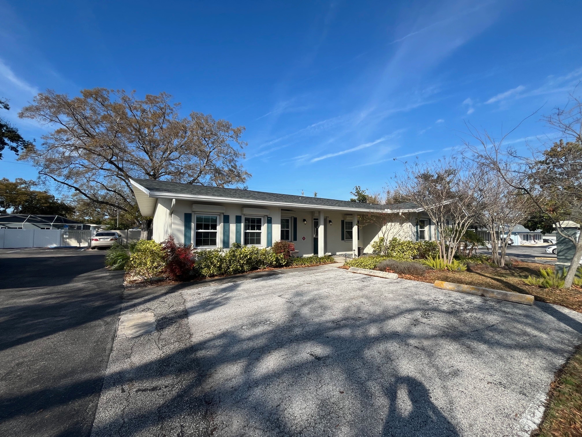 2300 W Bay Dr, Largo, FL for lease Primary Photo- Image 1 of 5