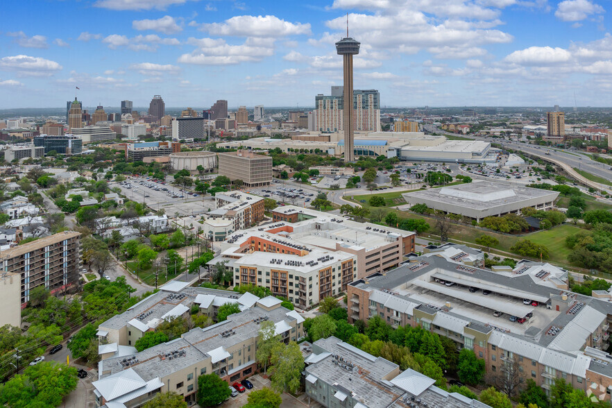 100 Labor St, San Antonio, TX à louer - Photo du bâtiment - Image 3 de 10