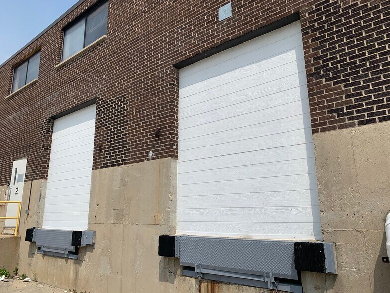 11608 Copenhagen Ct, Franklin Park, IL à vendre - Photo du bâtiment - Image 3 de 11