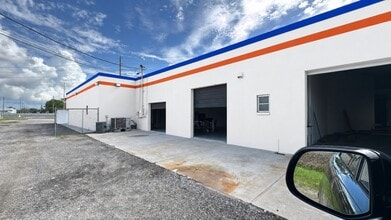10300 Us Highway 19 N, Pinellas Park, FL à louer Photo intérieure- Image 2 de 18