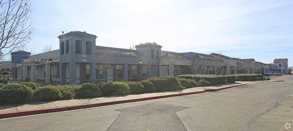 7633 Southfront Rd, Livermore, CA à louer - Photo du bâtiment - Image 3 de 7