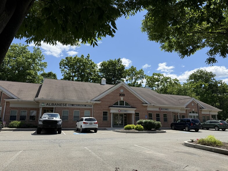 300 Old Forge Ln, Kennett Square, PA à louer - Photo du bâtiment - Image 1 de 59