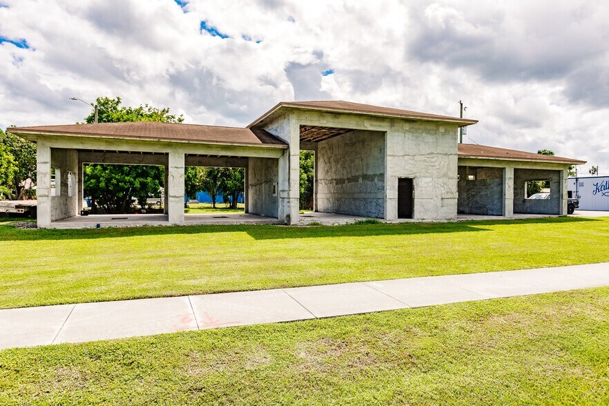 555 NW 16th St, Belle Glade, FL à vendre - Photo du bâtiment - Image 2 de 11