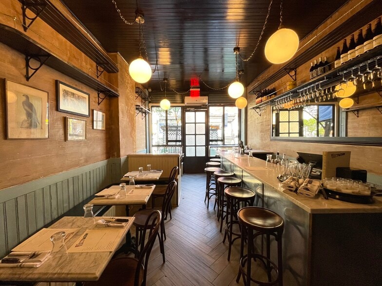 160 Havemeyer St, Brooklyn, NY for lease - Interior Photo - Image 2 of 3