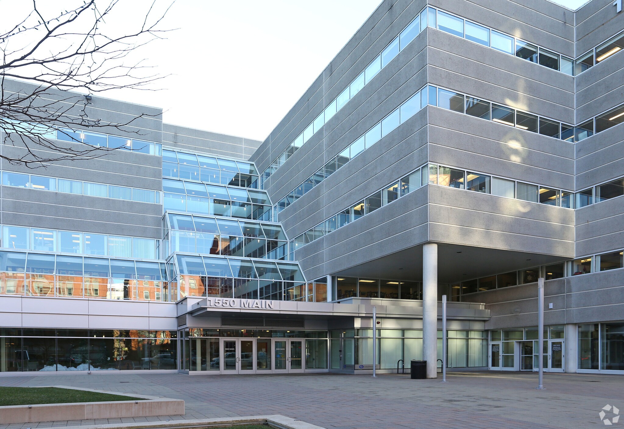 1550 Main St, Springfield, MA à louer Photo du bâtiment- Image 1 de 4