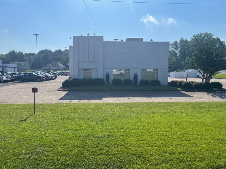 710 N Brindlee Mountain Pky, Arab, AL à louer - Photo du bâtiment - Image 3 de 8