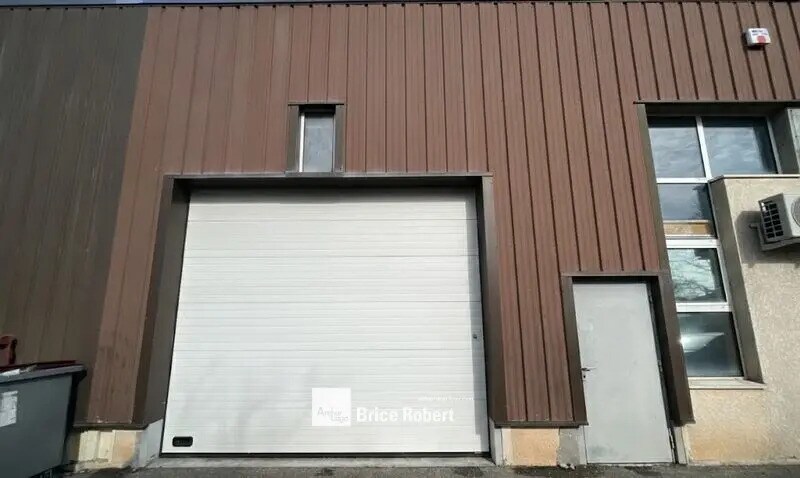 Local d'activités dans Genas à vendre Photo du bâtiment- Image 1 de 5