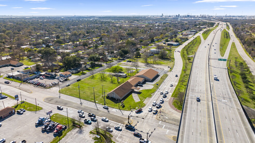 2409 Main St, Baytown, TX for sale - Primary Photo - Image 2 of 9