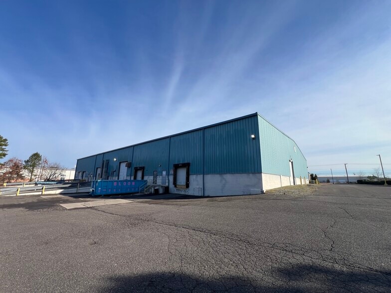 202 W Parkway Dr, Egg Harbor Township, NJ for lease - Primary Photo - Image 1 of 14