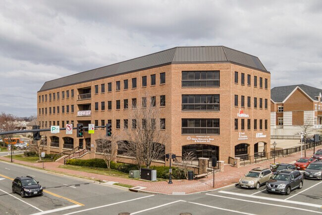 Plus de détails pour 3975 University Dr, Fairfax, VA - Bureau à louer