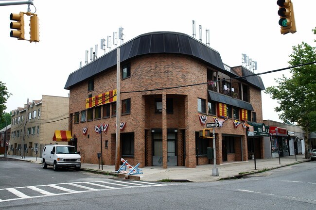 Plus de détails pour 6805 Fresh Meadow Ln, Fresh Meadows, NY - Commerce de détail à louer