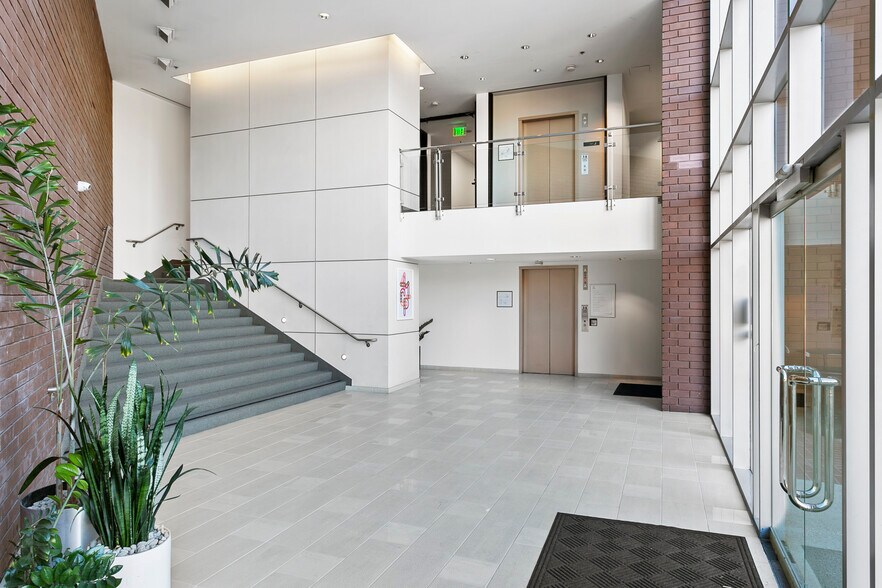 41 Corporate Park, Irvine, CA à louer - Photo du bâtiment - Image 2 de 7