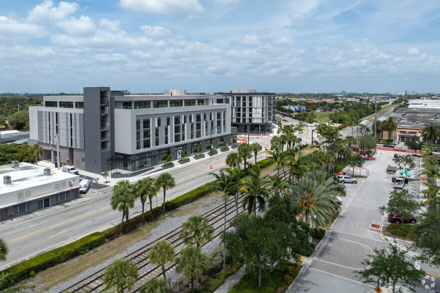 3801 N Dixie Hwy, Oakland Park, FL à louer - Aérien - Image 3 de 5