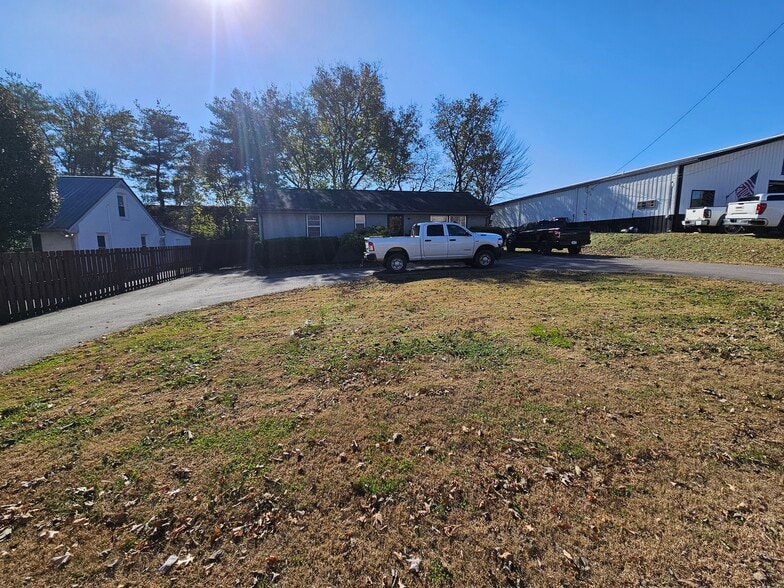110 Confederate Dr, Franklin, TN for lease - Building Photo - Image 3 of 12