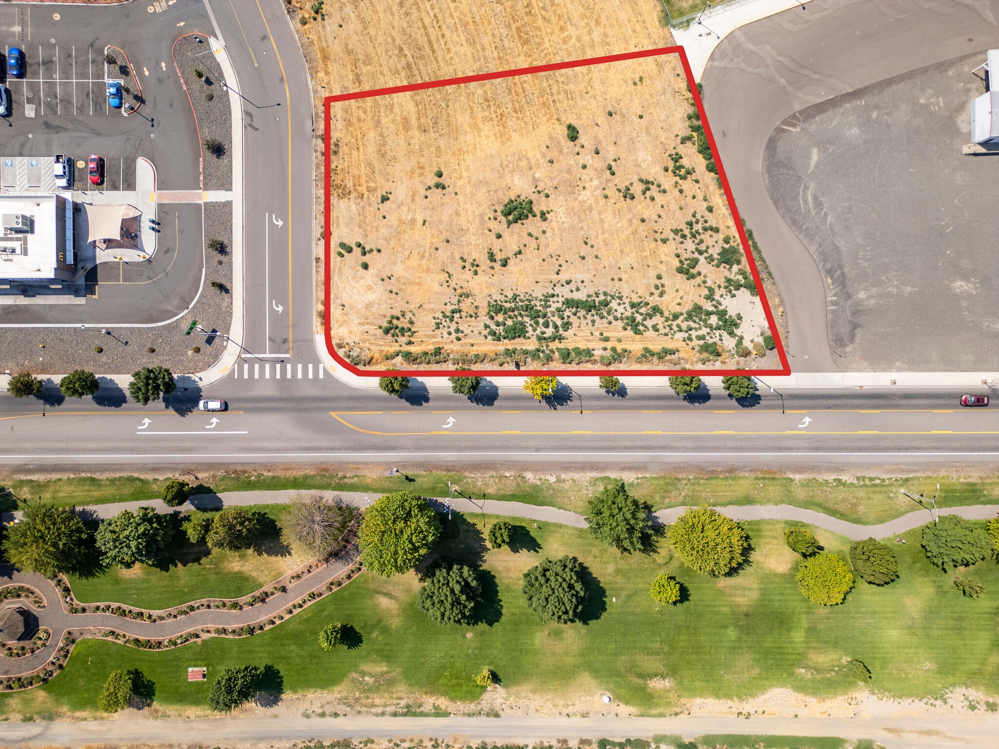 E Grande Vista Way, Grandview, WA for sale Primary Photo- Image 1 of 10