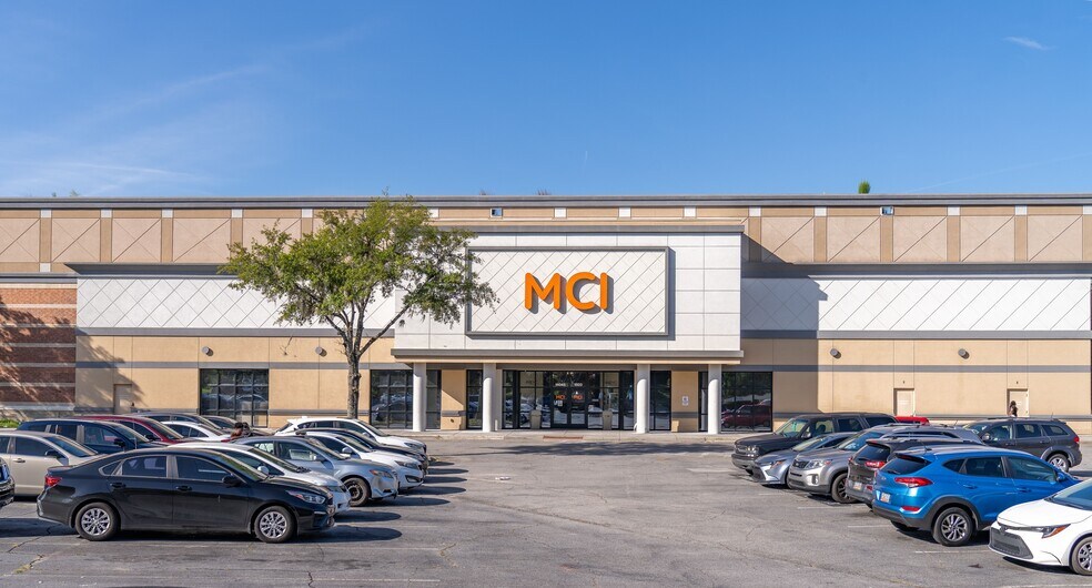 14045 Abercorn St, Savannah, GA à vendre - Photo du bâtiment - Image 2 de 12