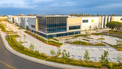 5757 Plaza Dr, Cypress, CA - Aérien  Vue de la carte