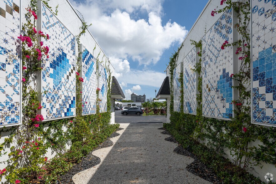 500-502 Palm St, West Palm Beach, FL à louer - Photo du bâtiment - Image 2 de 9