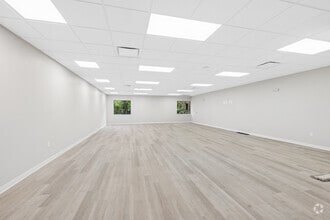 28410 Bonita Crossing Blvd, Bonita Springs, FL for lease Interior Photo- Image 1 of 11