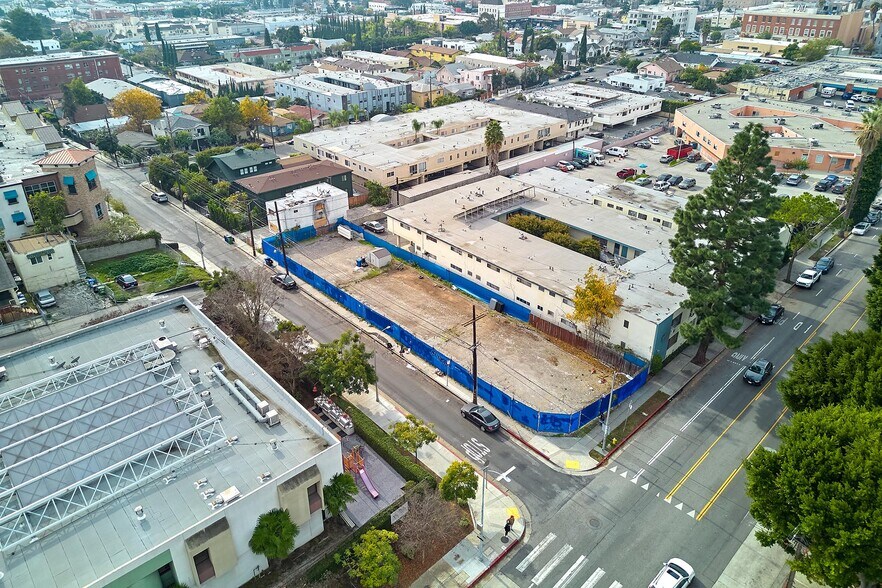 1269 Lyman Pl, Los Angeles, CA à vendre - Photo du bâtiment - Image 2 de 9