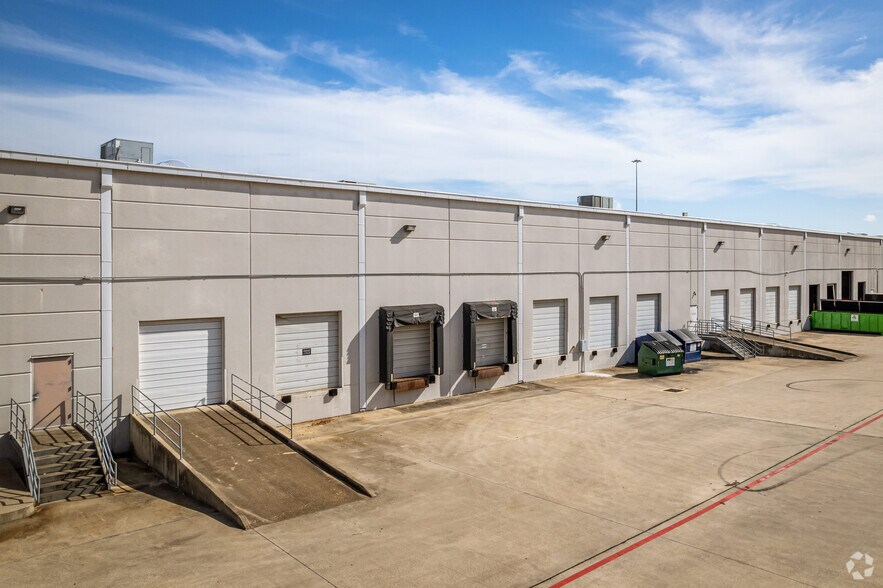 11727 S Sam Houston Pky W, Houston, TX for lease - Building Photo - Image 2 of 4