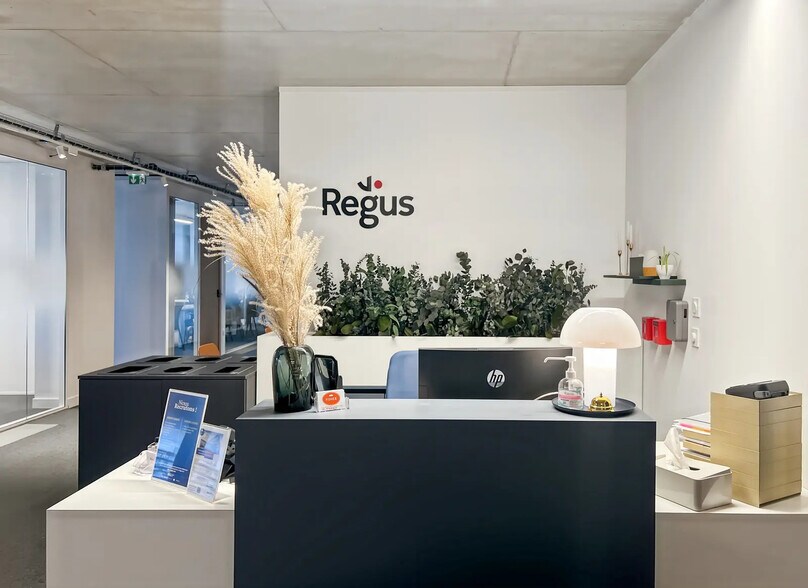 Bureau dans Tinqueux à louer - Hall d’entrée - Image 3 de 4