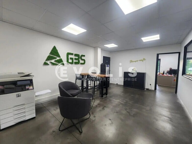 Local d'activités dans Beauvoir-de-Marc à vendre - Photo du bâtiment - Image 3 de 19