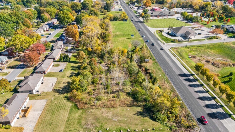 14700 e us 40 highway, Kansas City, MO à vendre - Photo du bâtiment - Image 3 de 9