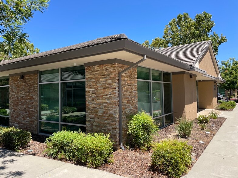 1972 Del Paso Rd, Sacramento, CA à vendre - Photo du bâtiment - Image 3 de 14