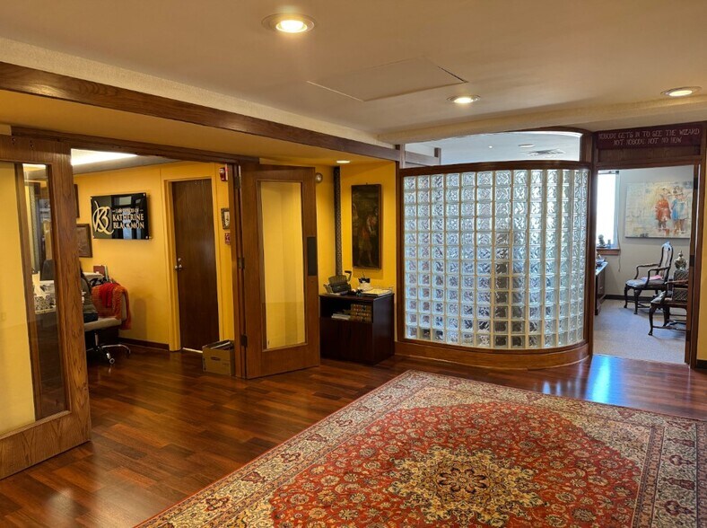 212 Center St, Little Rock, AR à vendre - Photo intérieure - Image 2 de 6