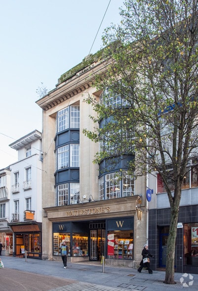 48-49 High St, Exeter à vendre - Photo du bâtiment - Image 3 de 6