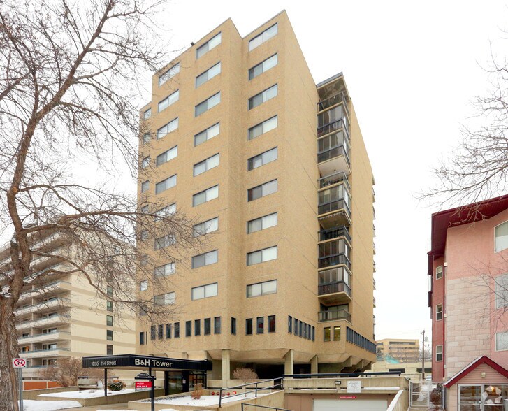 10155 114th St NW, Edmonton, AB à vendre - Photo du bâtiment - Image 1 de 5