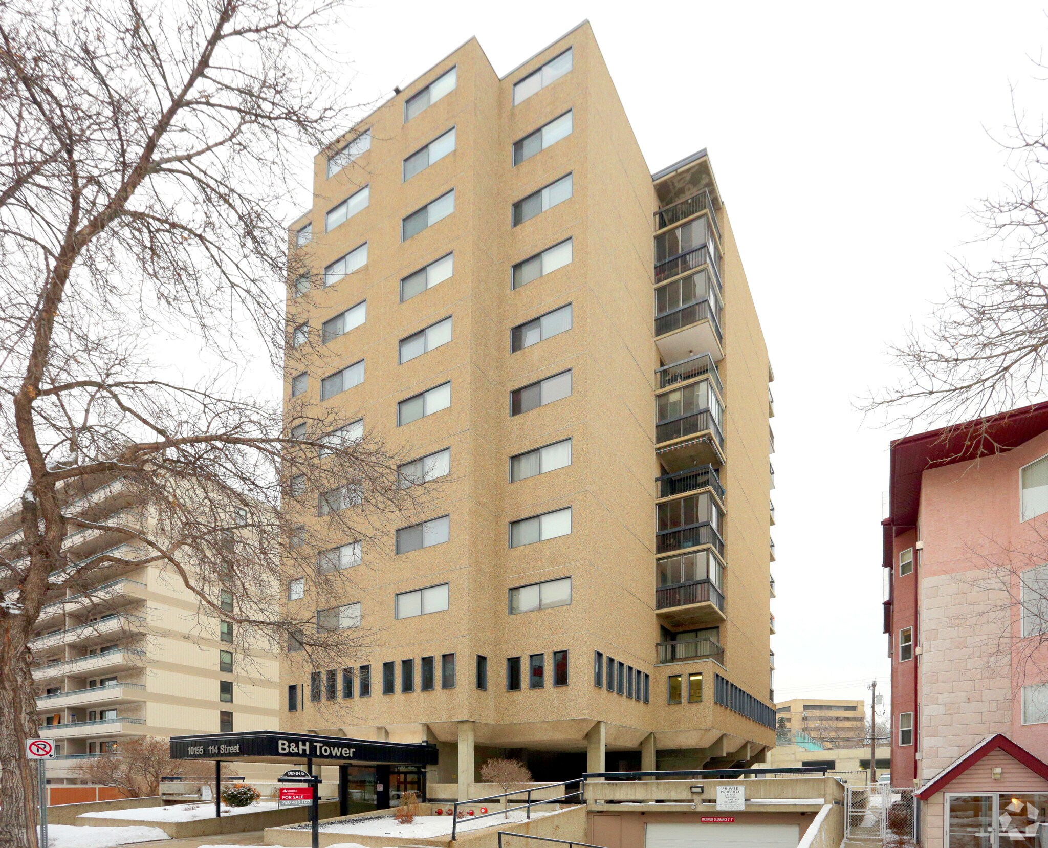 10155 114th St NW, Edmonton, AB à vendre Photo du bâtiment- Image 1 de 6