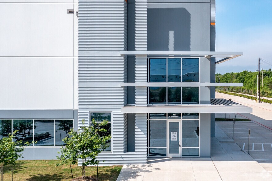 411 Cravens Rd, Missouri City, TX à louer - Photo du bâtiment - Image 2 de 4