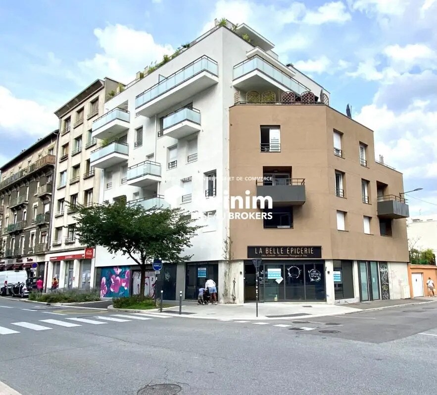 Retail in Grenoble for sale Building Photo- Image 1 of 9