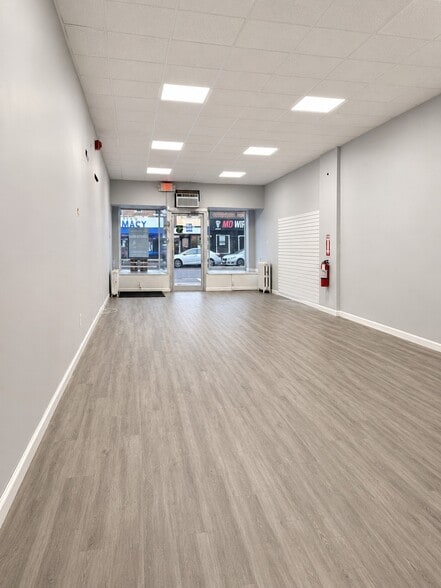 245-247 Lakeview Ave, Clifton, NJ for lease - Building Photo - Image 3 of 14