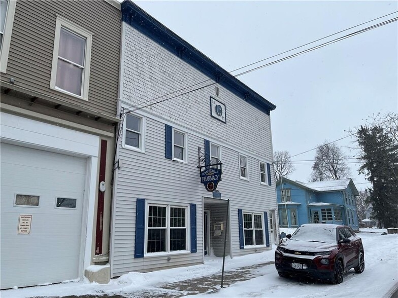 10 Ontario St, Honeoye Falls, NY à vendre - Photo du bâtiment - Image 2 de 13
