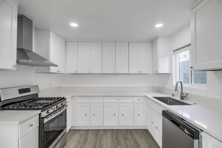 4410 Highland Ave, San Diego, CA for sale - Interior Photo - Image 3 of 16