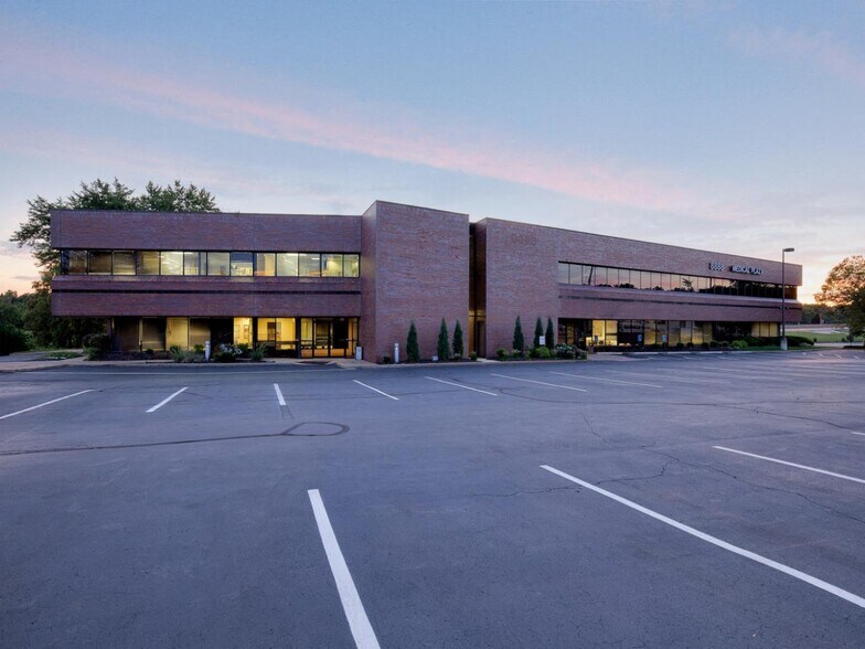 8888 Ladue Rd, Ladue, MO à louer - Photo du bâtiment - Image 2 de 2