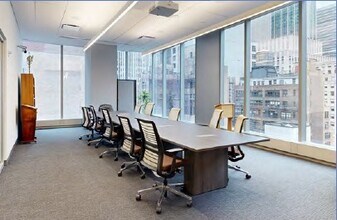 50 W 47th St, New York, NY à louer Photo intérieure- Image 2 de 3