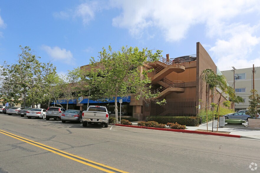 7680 Girard Ave, La Jolla, CA à vendre - Photo du bâtiment - Image 3 de 8