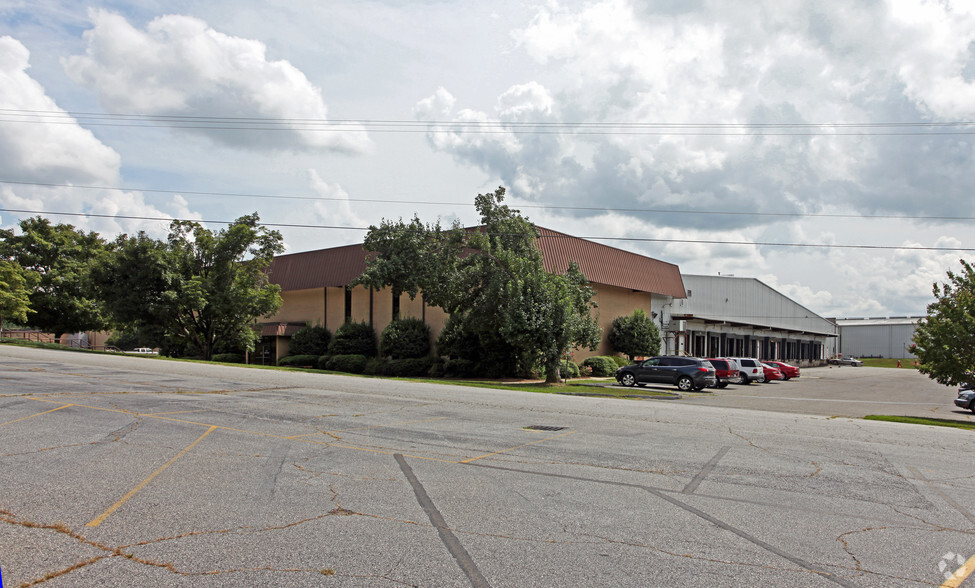 190 Cochrane Rd, Lincolnton, NC for lease - Building Photo - Image 1 of 14