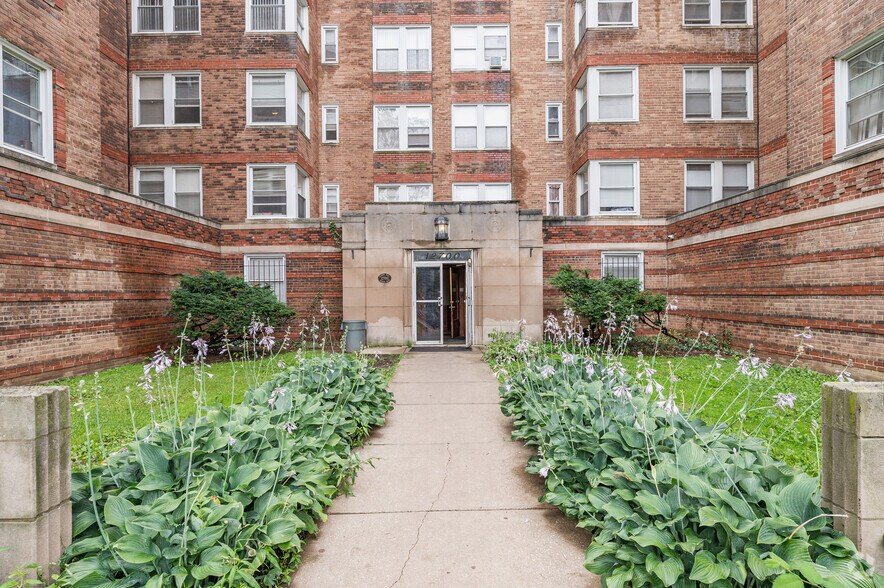 12700 Shaker Blvd, Cleveland, OH à vendre - Photo du bâtiment - Image 2 de 30