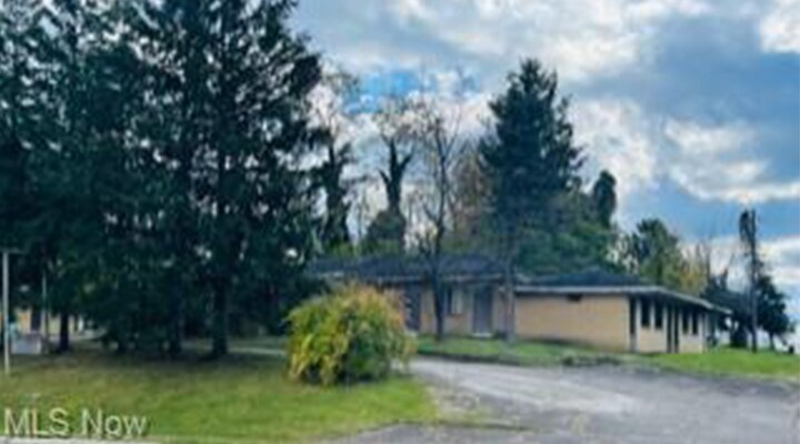 1020 Cadiz Rd, Wintersville, OH à vendre Photo du bâtiment- Image 1 de 3