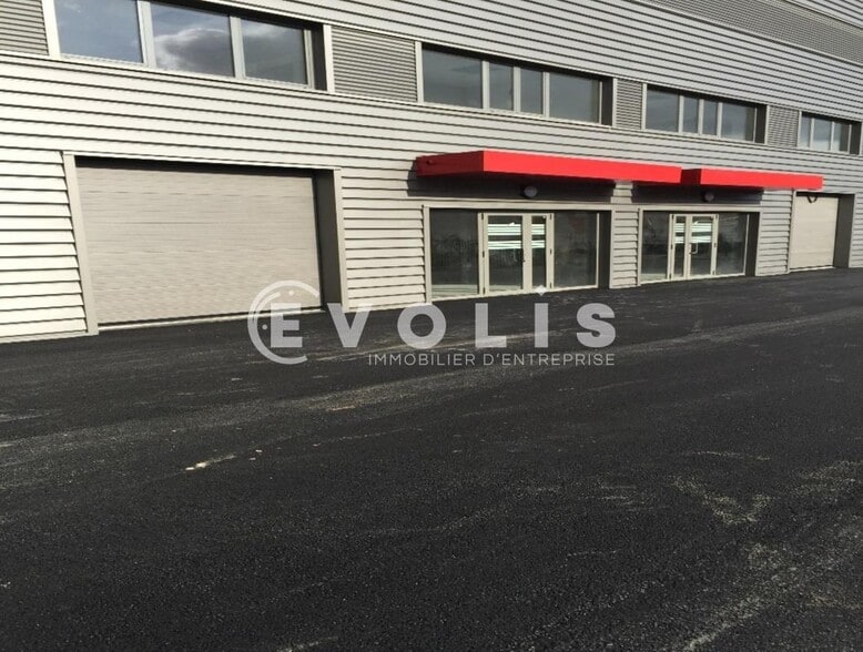 Flex in Villeneuve-la-Garenne for lease - Building Photo - Image 2 of 12
