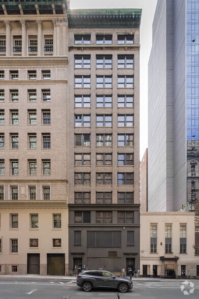 16-18 W 39th St, New York, NY for lease - Building Photo - Image 1 of 4